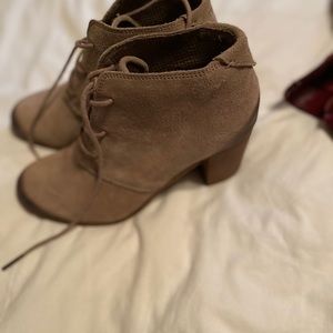 Toms booties size 9